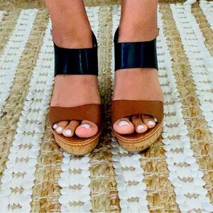 DV by Dolce Vita size 9 ½ Black/Tan